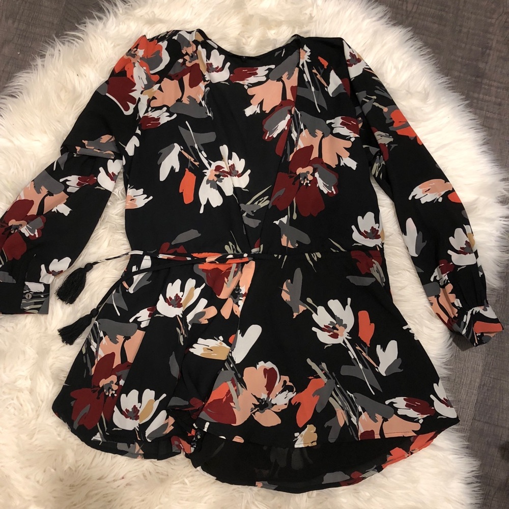Romper. Size LARGE.